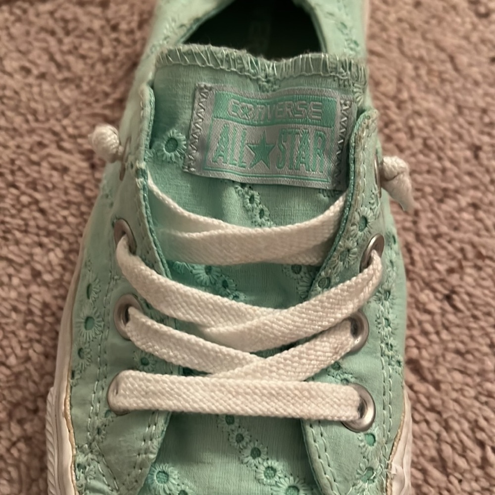 👟 Converse Low Tops Size 8 👟 - Picture 9 of 16